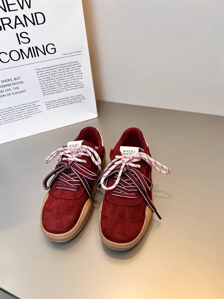 Niche design red German training shoes women's new fashion embroidered platform casual sports shoes in early spring