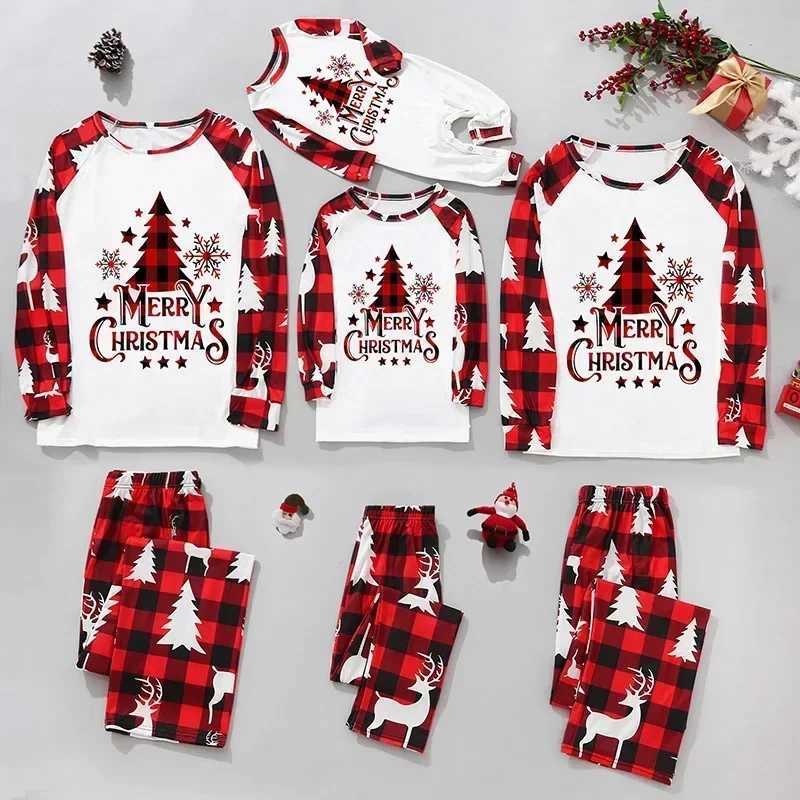2025 New Christmas Parentchild Matching Outfits Santa Tree Print Family Pajamas Set Cute Soft 2 Pieces Suit Sleepwear Xmas Look L251021HDIX