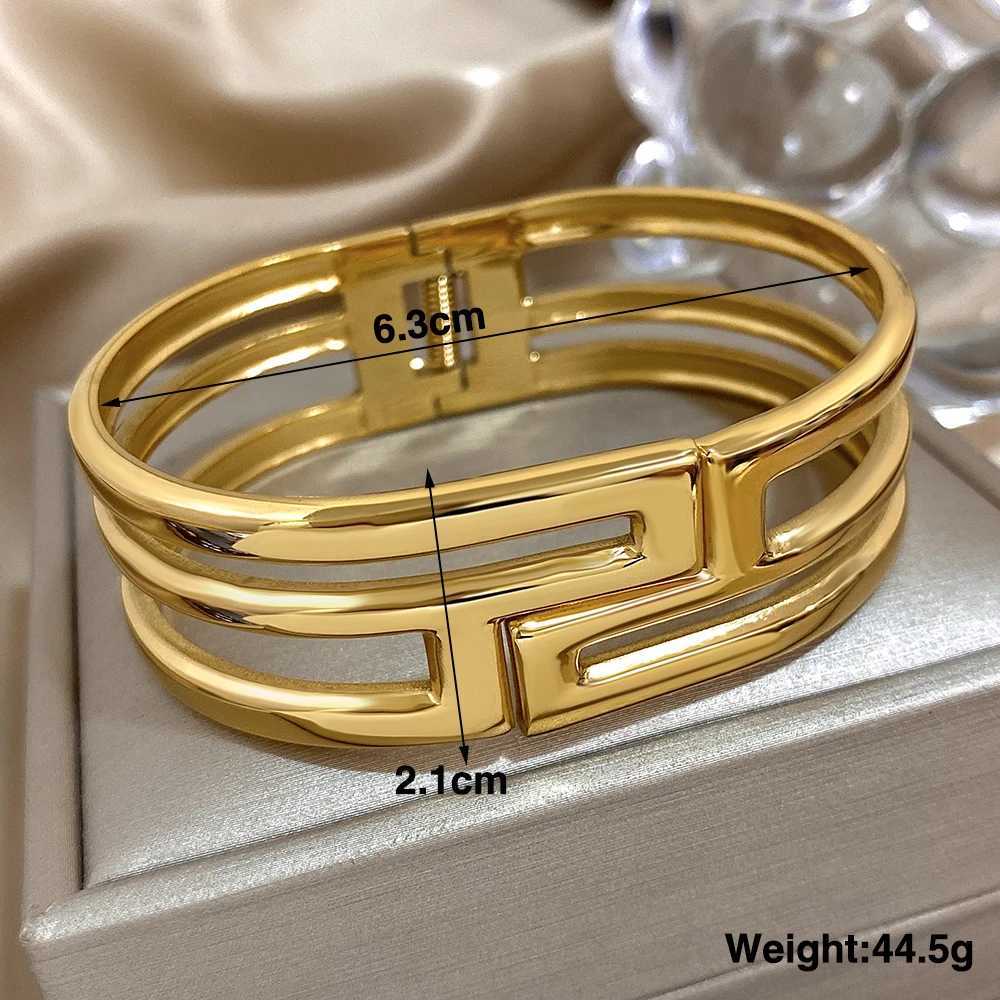 Smooth Hollow Stainless Steel Bangle Bracelets for Women Men Geometry Cuff Bangles Fashion Chunky Waterproof Wide Jewelry Gifts J251021