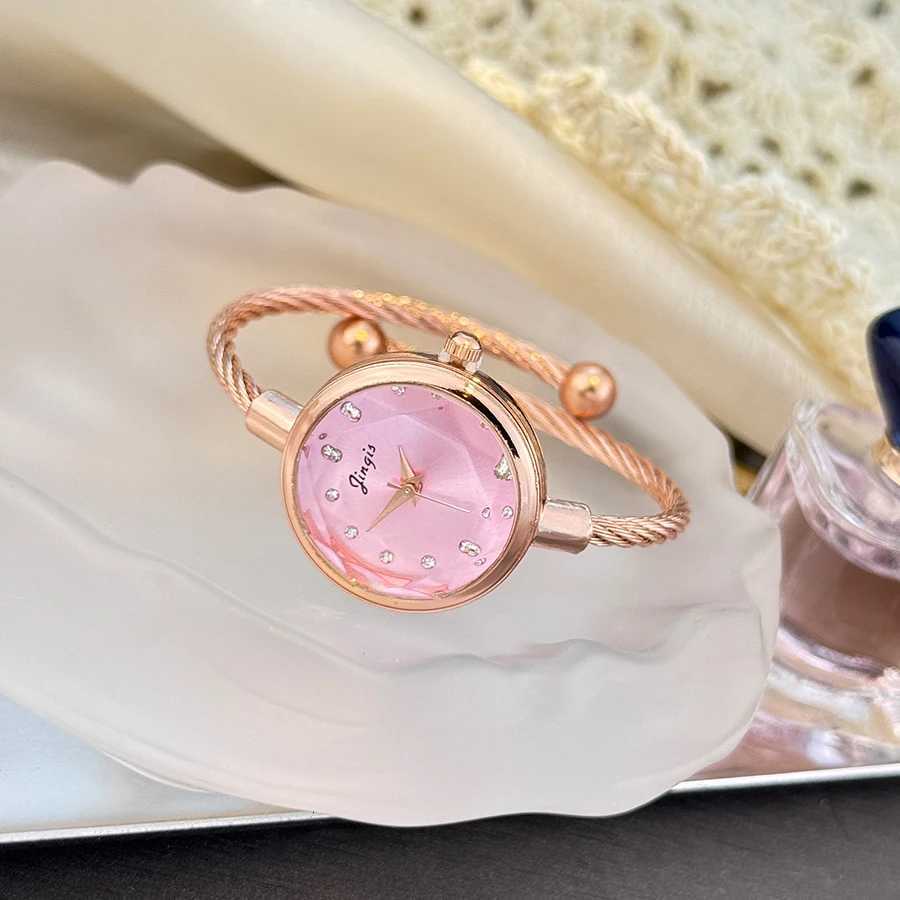 New Gradient Fresh Style Starry Sky Sunset Color Ladies Student Fashion Bracelet Open Quartz WristXJ251021