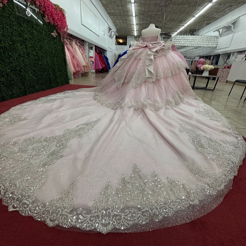 Light Pink Shiny Quinceanera Dresses Ball Gown Off The Shoulder Applique Lace Beading Crystal Bow Tull Sweet 16 Dress Vestidos De 15 Anos