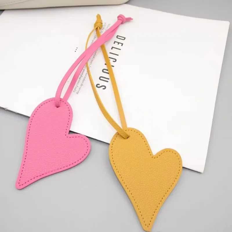Hot PU Leather Chain Keychain Handmade Heart Key Ring For Women Girls Handbag Pendant Ornament Accessorie Jewelry Gifts W251021