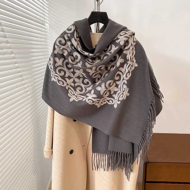 New Cashmere Blend Mujer Bufanda Scarf Warm Echarpes Embroider Flower Poncho CAPe Thick Warm Poncho Kerchief W251021