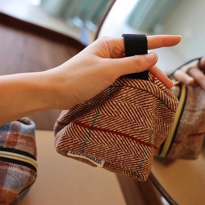 Geometric Cube Bag Metal Zipper Handle Fabric Brushed Creative Twill Square Wave Pattern Storage Bag Small Cosmetic bagW251021