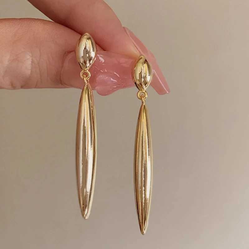 Trendy Long Water Droplets Dangle Earrings for Women Golden Color Metal Oval Drop Earrings Vintage Simple Geometry Jewelry Gift J251021