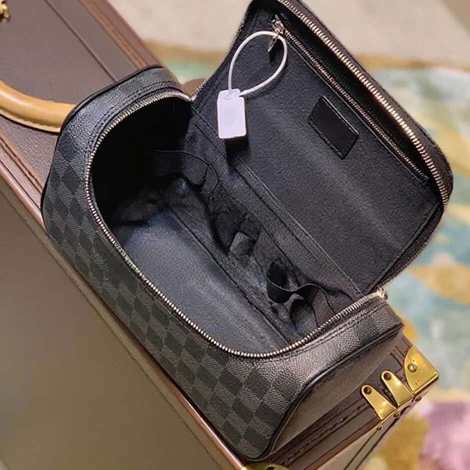 Toiletry Pouch Box designer 26CM handbag Damier Graphite canvas grained leather Cosmetic Bag Mirror quality makeup bag