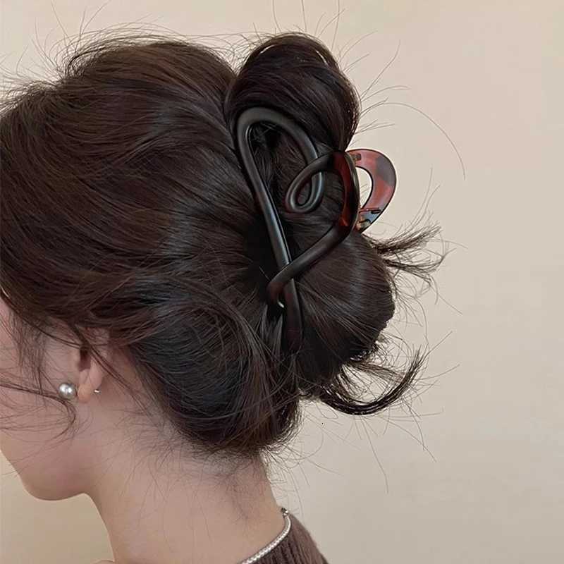Vintage Heart Shape Plastic Hair Claw For Women Back Hair Holder Headband Elegant Hair Clips Hairpin Fashion Hair AccessoriesW254021