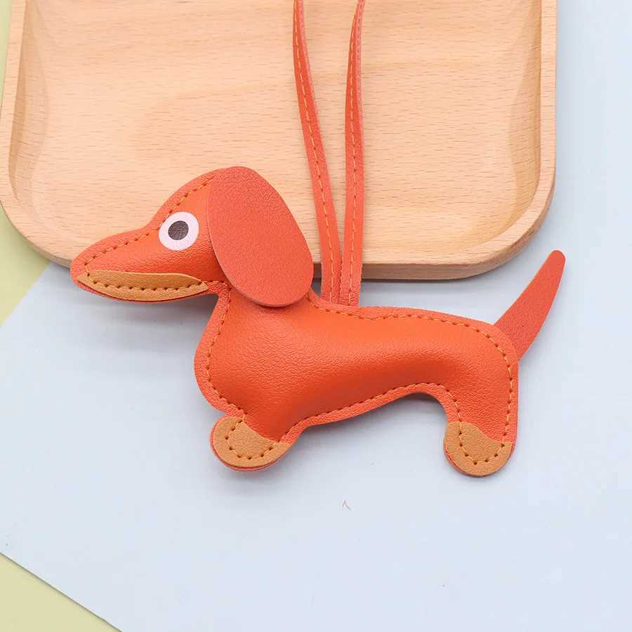 Fashion Dachshund Dog Keychain PU Leather Puppy Animal Pendant Keyring for Women Bag Ornament Valentine Day Gift W251021