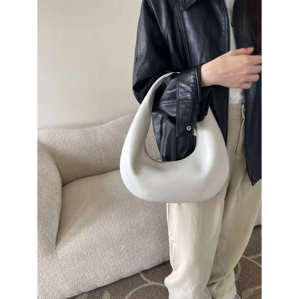 Spring And Autumn High Quality Leather Dumpling Bag 251021