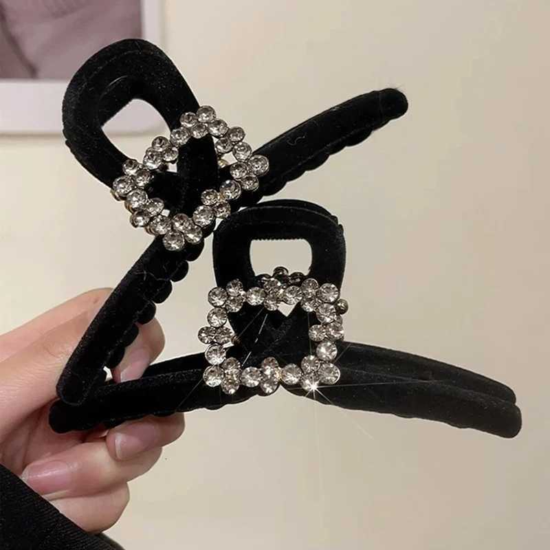 Black Flocking Rhinestone Hair Clip for Women elegant High Ponytail Shark Clip Fashion Girls Hair ClampW254021