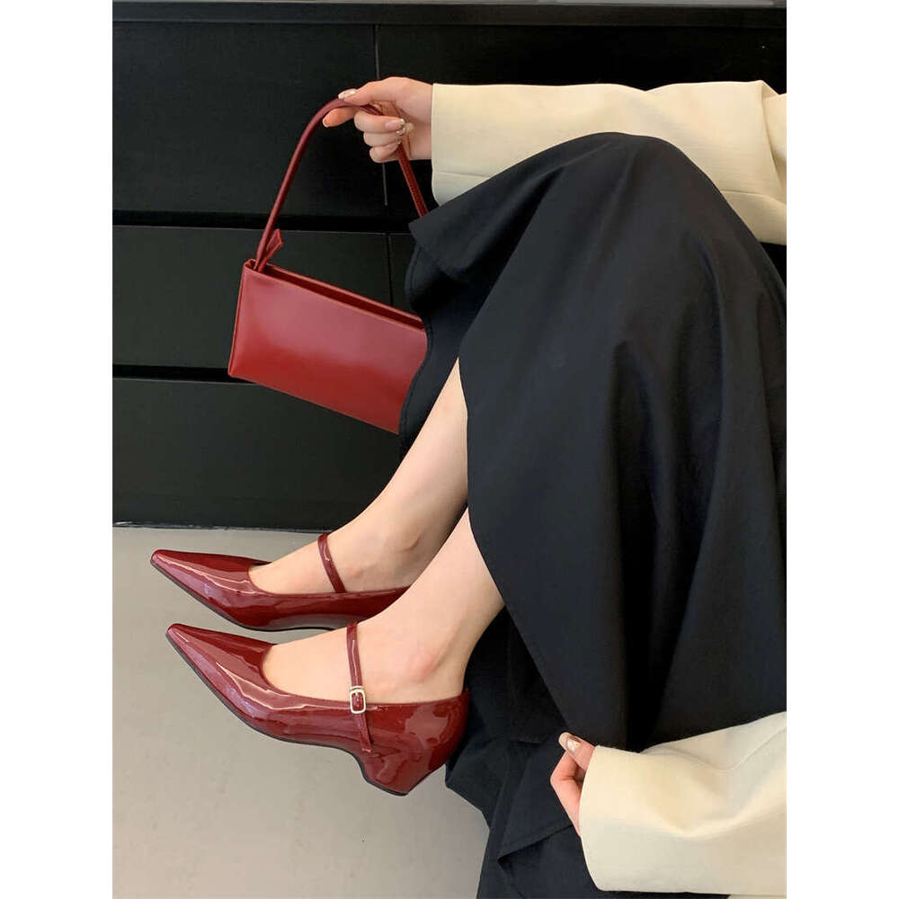 New Designer Shoe Women's Elegant Mary Jane with Shallow Mouth, High Patent Leather Pointed Toe & Chunky Heel Single Shoes