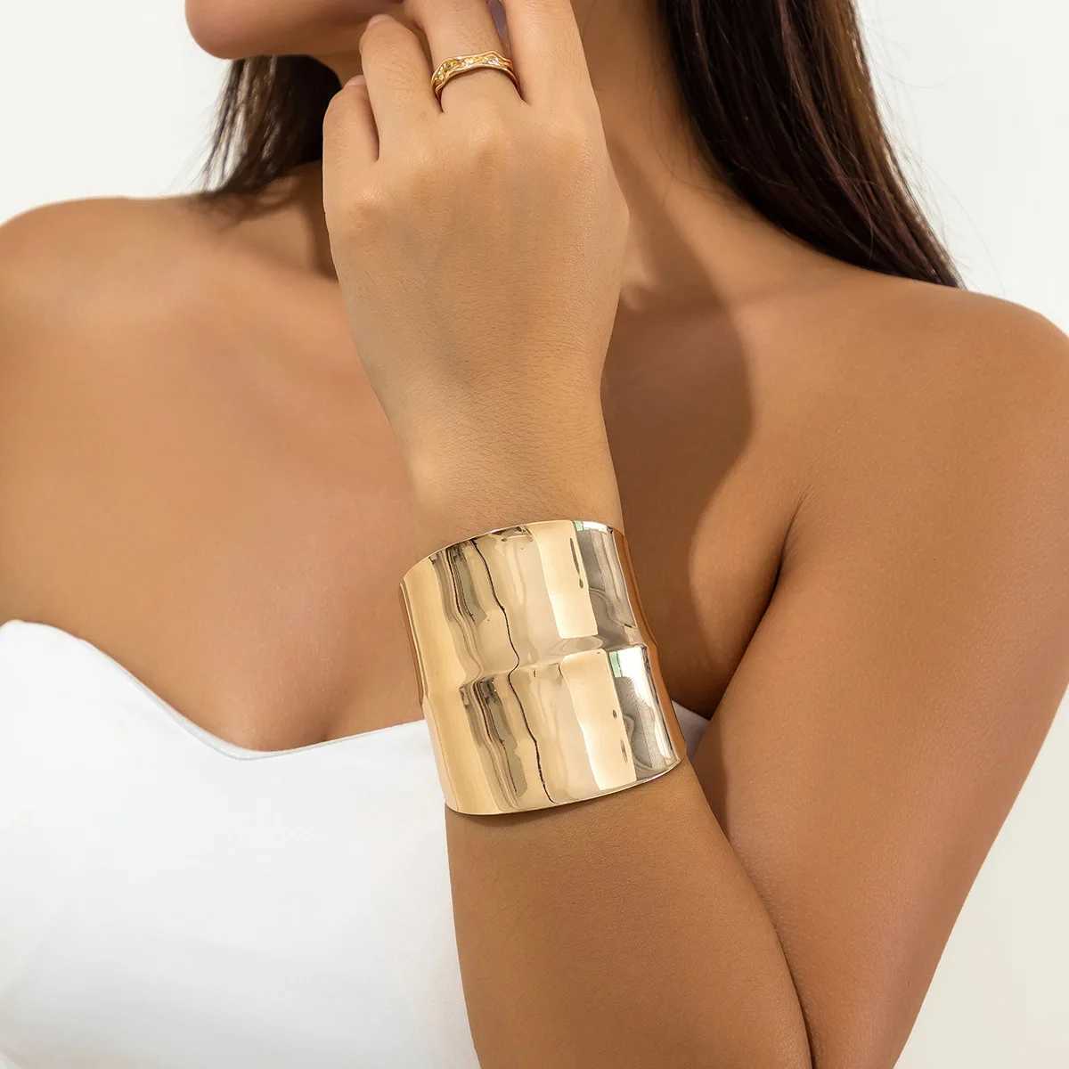 Punk Smooth Metal Wide Open Cuff Bracelets Bangles For Women Vintage Gold Color Long Hand Bracelet Jewelry Gift J251021