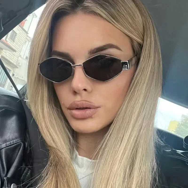 Fashion Polygonal Women Sunglasses 2025 Vintage Brand Rhombus Ladies Sun glasses Shades Unique Metal Frame Punk Eyewear Men J251114