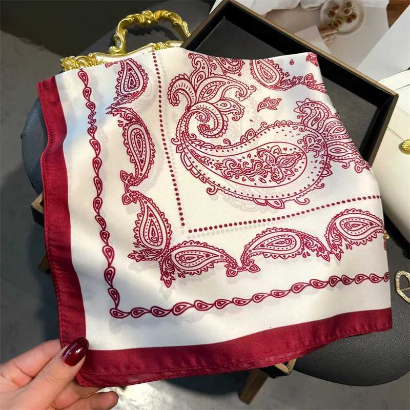 Luxury Paisy Print Square Scarf Soft Satin Scarf Neckerchi Popar Scarves Band Suit Scarf Tie Neck BagW251021