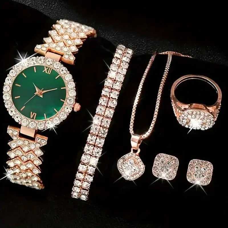 Fashionable and luxurious diamondstudded ladies es with five pieces of jewelry for a chic and stylish lookXJ251021