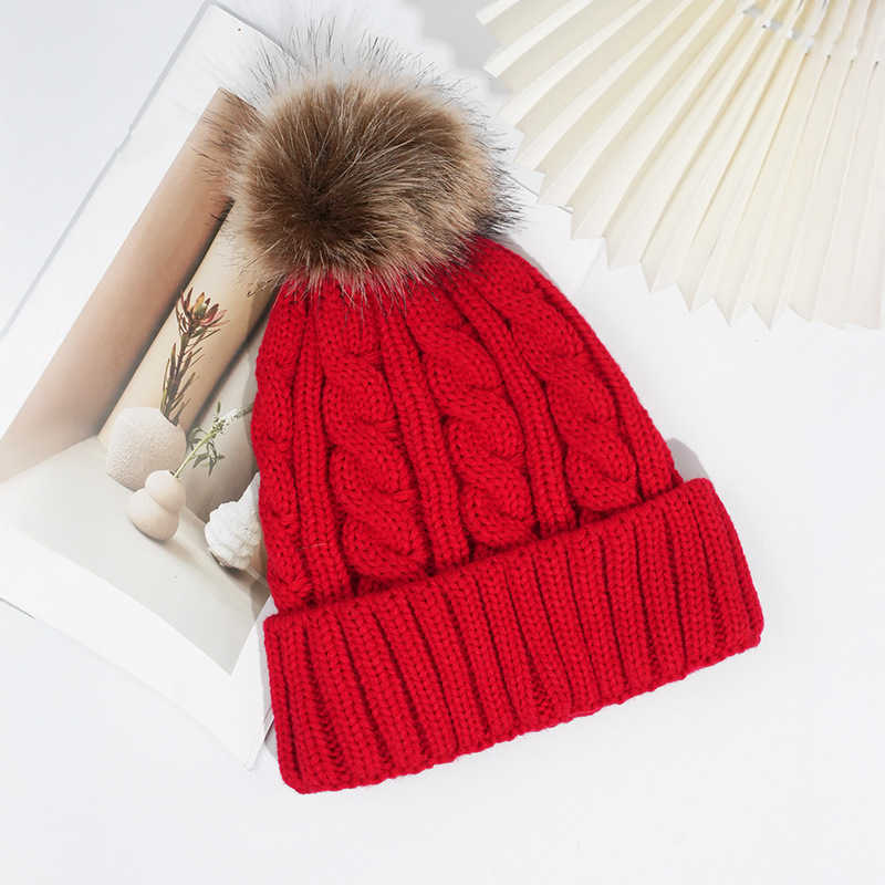 Autumn Winter Twisted Gray Ball Yarn Knitted Hat New Fashionable Warm Versatile Ear Protection Yarn Hat H251020
