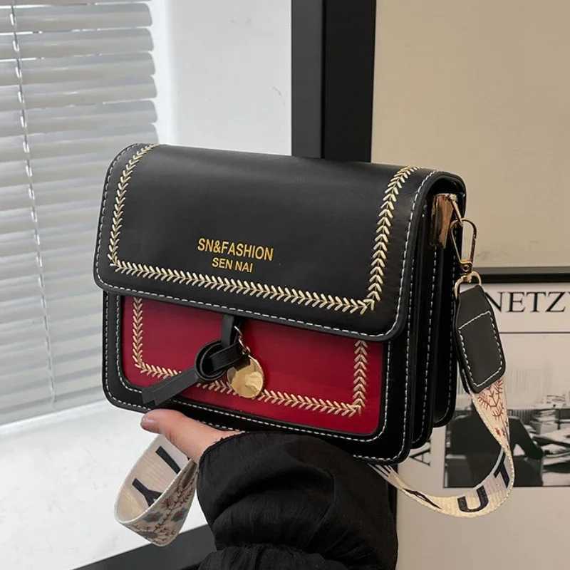 Fashionable Bag for Women Versatile New Crossbody Bag Contrasting Color Shoulder Bags Small Square Bag Wide Shoulder StrapXJ251021