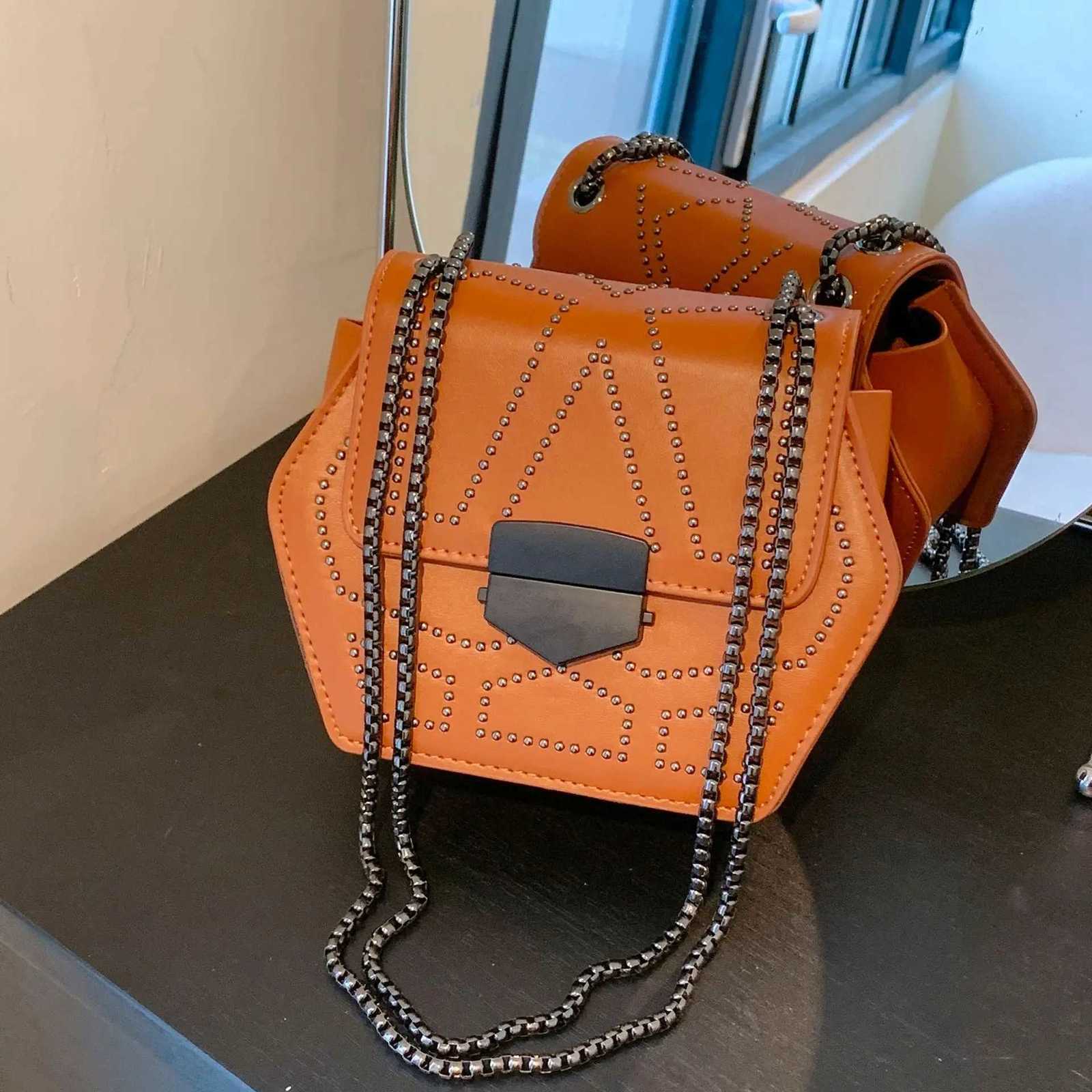Rivet Chain Bag for Women Stylish Crossbody with Detachable Shoulder Strap Trendy Handbag for Casual Night Out Z251018