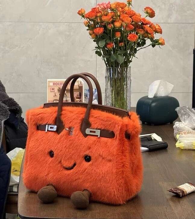 Designer Bags Fashion New Hot Selling Women's Plush Exquisite And Cute Handheld Crossbody Casual Bag Gift, Beautiful Makeup Storage Bag Luxury Ba