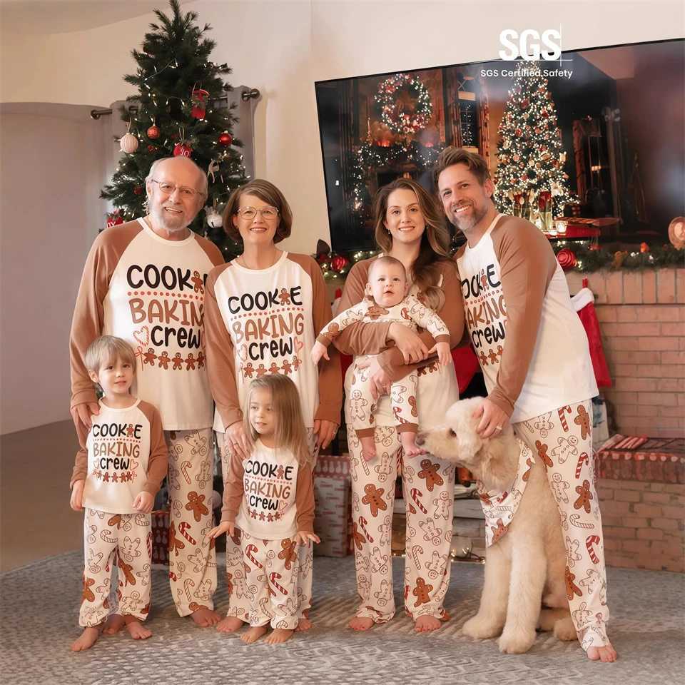 Fashion Top Family Matching Christmas Pajama Sets Soft Cotton Mother Daughter Sleepwear Children Sibling Pjs Womens Loungewear L251021026A