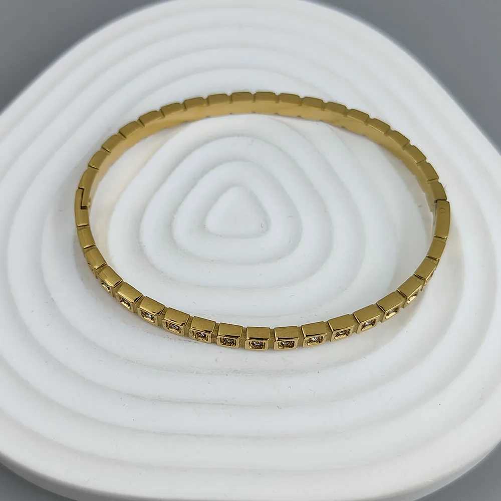 Classic square zircon goldplated stainless steel bracelet 18K high quality waterproof couple bracelet wife gift J251021