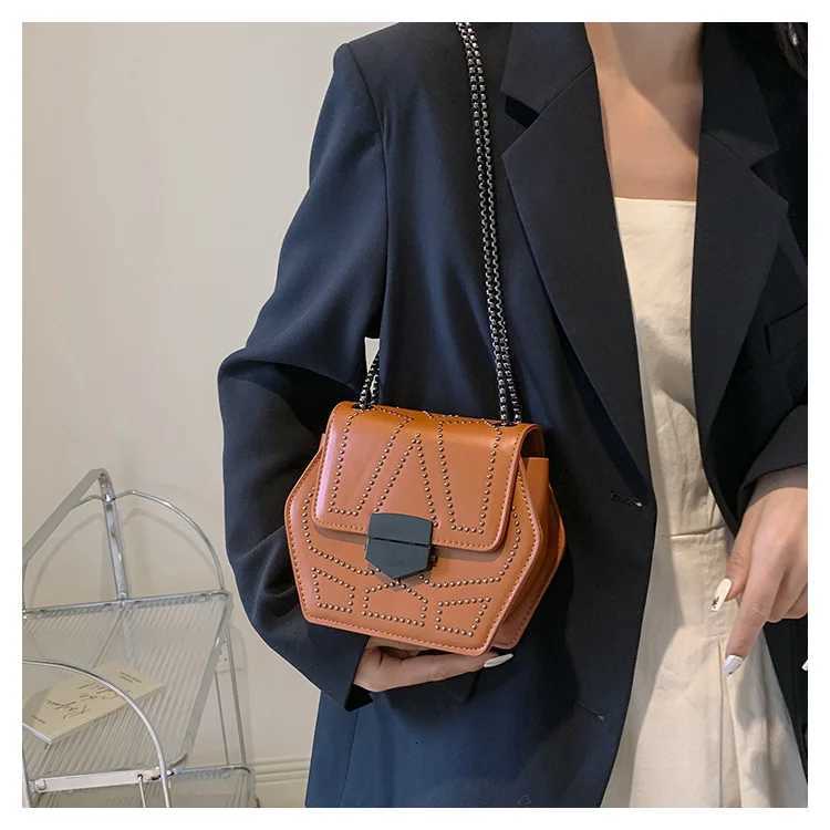 Rivet Chain Bag for Women Stylish Crossbody with Detachable Shoulder Strap Trendy Handbag for Casual Night Out Z251018