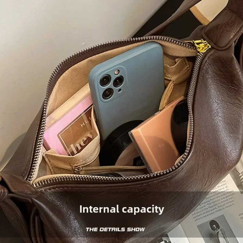 2025 Crossbody Bags for Women Large Capacity Luxury Handbags Solid Soft Shoulder Bags Female Casual Travel Hobos Bag Vintage SacXJ251021