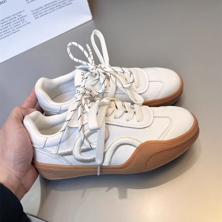 2025Niche design red German training shoes women's new fashion embroidered platform casual sports shoes in early spring