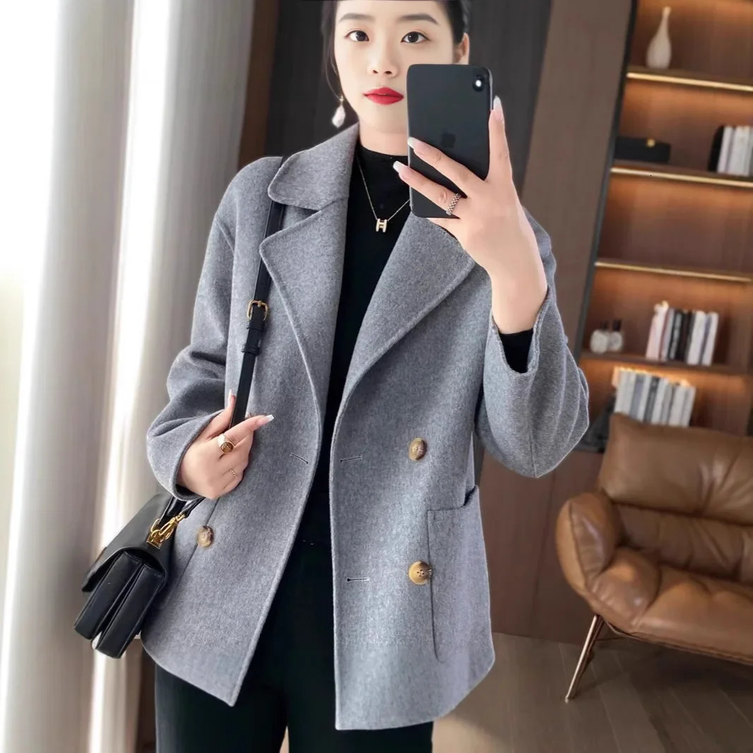 Womens Woolen Coat Short Loose Fit Autumn Winter Fashion Trend Lapel Jacket Small Size Outerwear AntiSeason Suit Style 251021