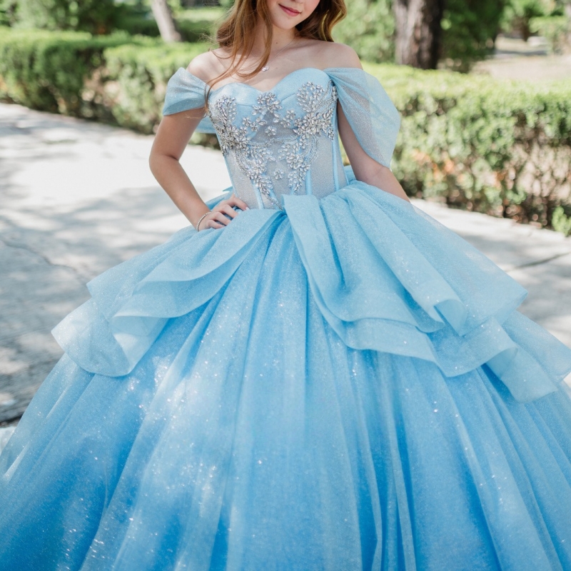 Sky Blue Shiny Quinceanera Dresses Ball Gown Off The Shoulder Beading Crystal Bow Tull Sweet 16 Dress Vestidos De 15 Anos