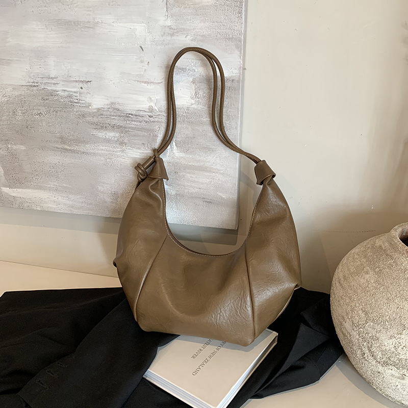 Autumn And Winter New Designer Bag Retro Style Luxury Handbag Casual Fashion Dumpling Bag New Large Capacity Pleated Armpit Bag Minimalist Commuting B