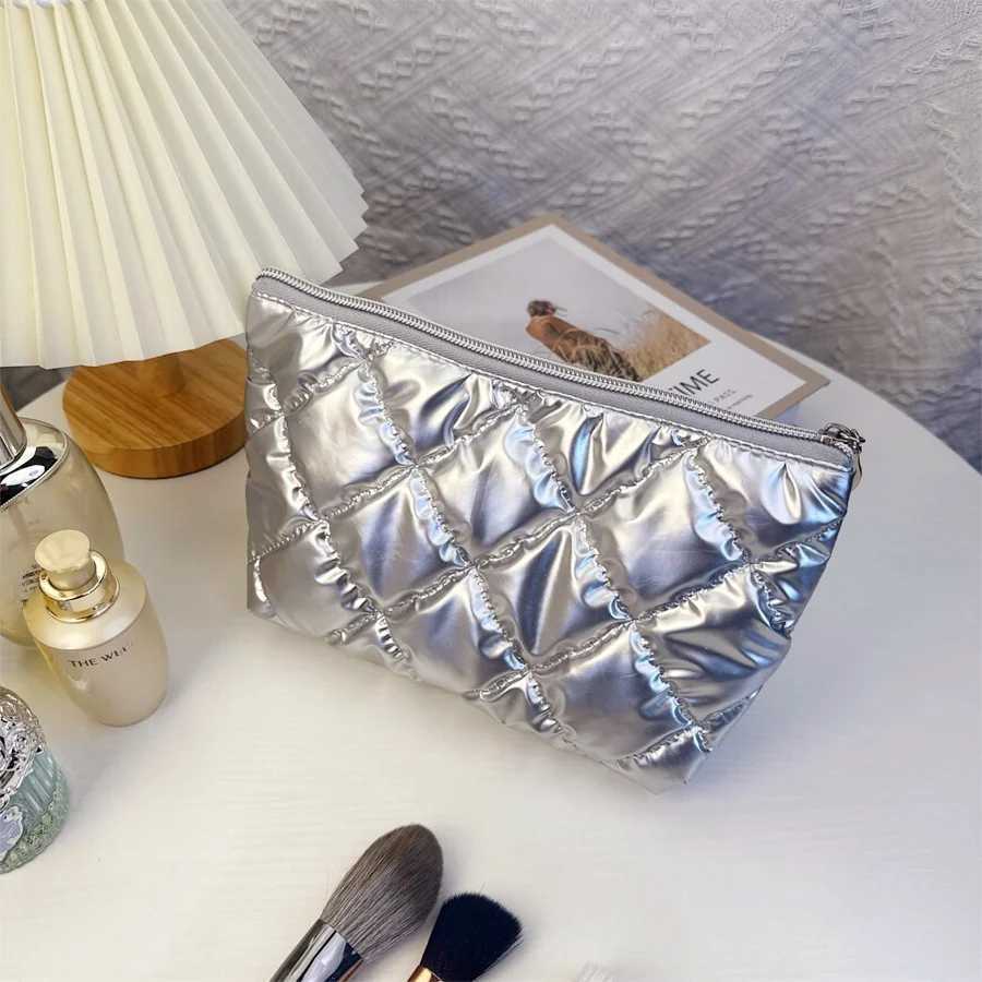 High style travel makeup bag for women large capacity hand held high end cosmetic organizerW251021