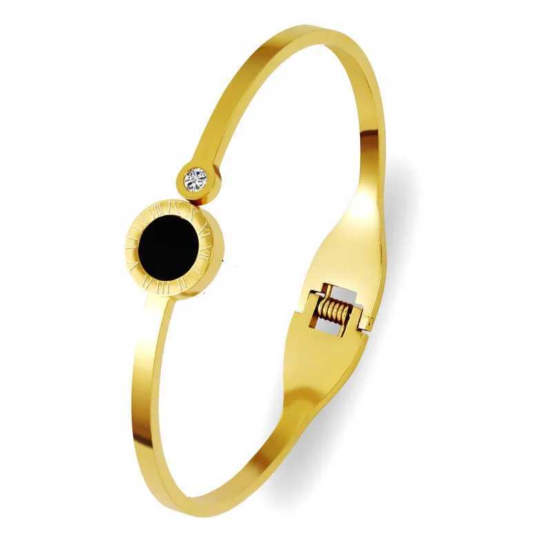 Luxcury Sophisticated Ladies' Titanium Wristwear: Resistant to Scratches and Corrosion A Unique Gift Idea