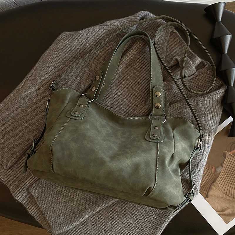 Luxury PU Leather Crossbody Bags Retro Large Capacity Hobo Shoulder Bags Travel Underarm Pouch Women Autumn Winter Handbag Z251018