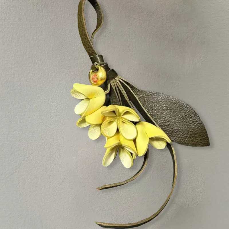 Tomato Luxury Leather Bag Charm Purple Flower Keychain Bag Pendant Decoration High Luxury Girl Gift Bag Accessories J251121