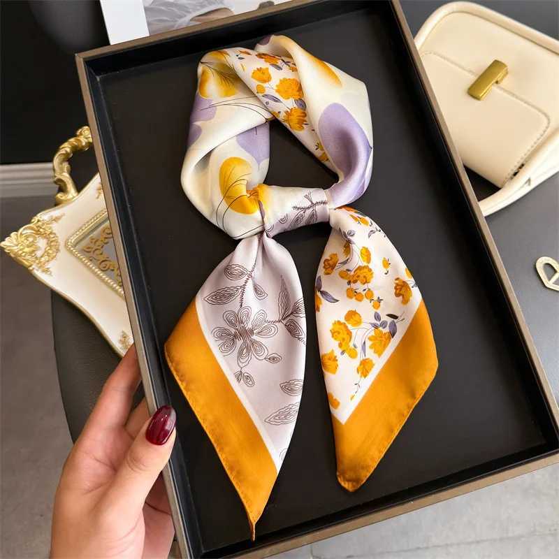 Luxury Floral Print Fa Satin Neck Scarf Square Hair Scarves Foard Band Shawls Wraps Neckerchi Bandana WenW251021