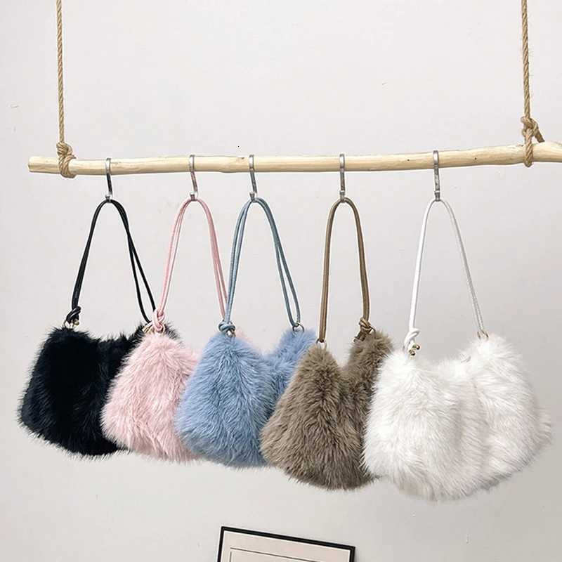 Womens Autumn and Winter Handbag Imitation Fur Fashion Plush Underarm Bag Solid Color Large Capacity Shoulder BagXJ251021