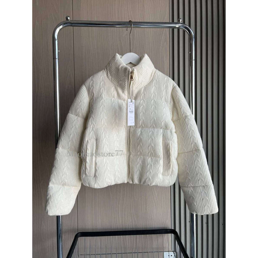 2025 Winter New Women's Fresh And Elegant White Turtleneck Knitted Thick Cotton Warm Bread Jacket womens coat