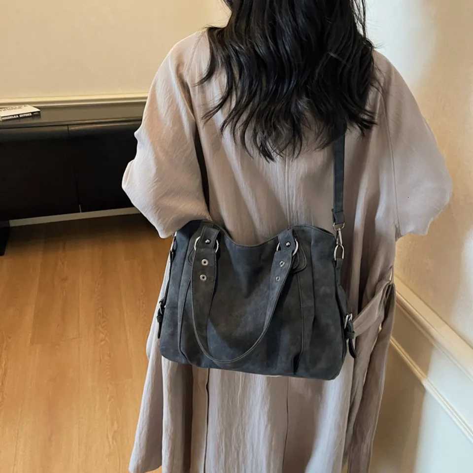 Winter Womens Soft Suede Leather Shoulder Hand Bags for Women Luxury Lazy Commuting Handbags Women Bags Deisgner Large Capacity Z251018