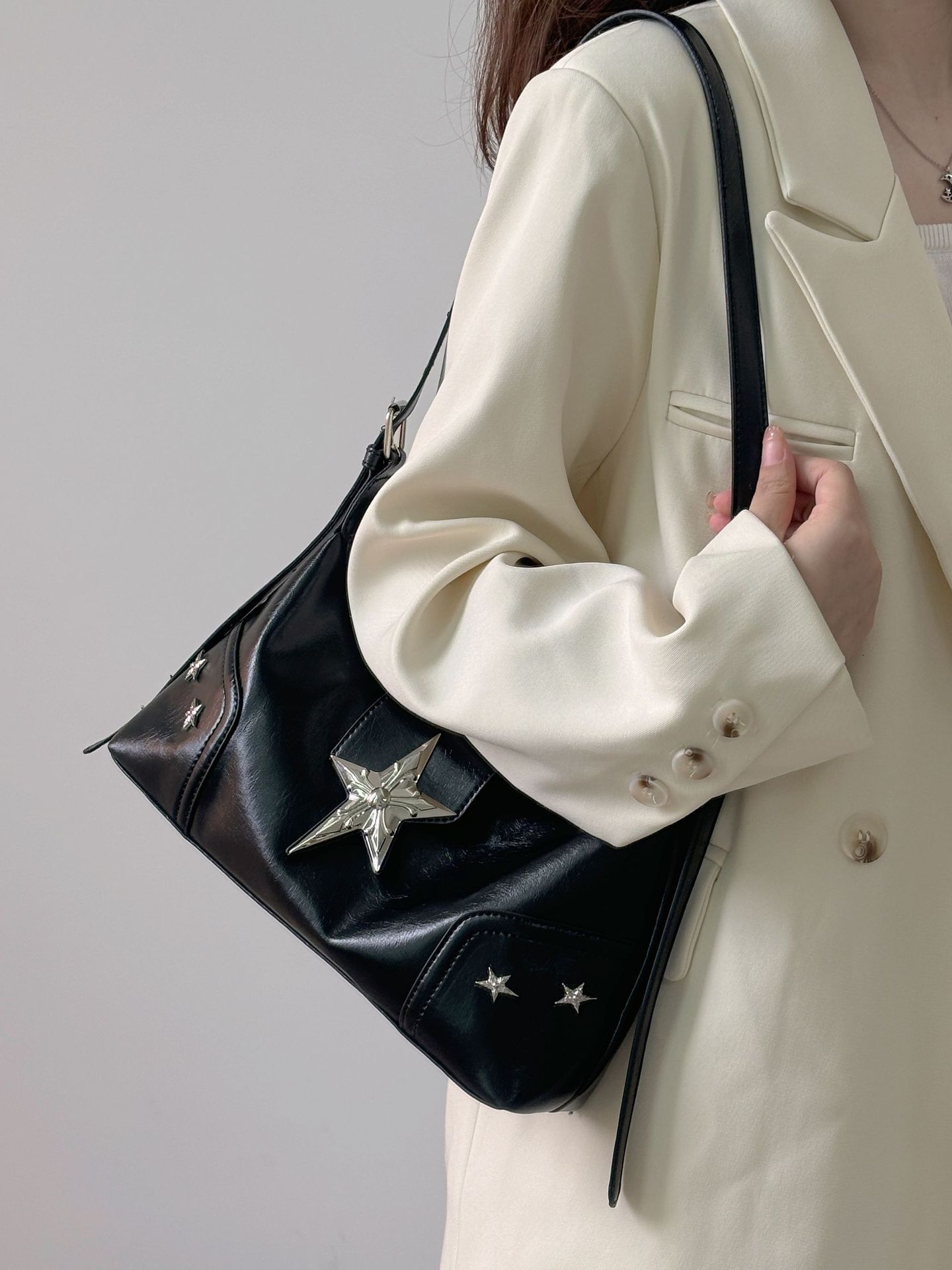 2025 New Punk Style Shoulder And Armpit Bag Designer Bag Y2k New Luxury Handbag Retro Style Spicy Girl New Women's Shoulder Bag Versatile