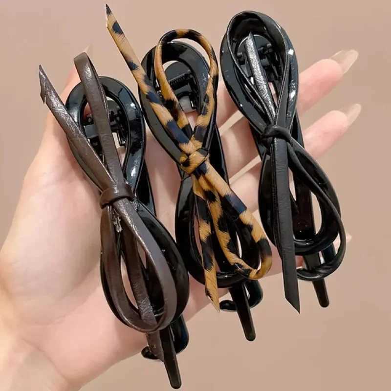 Bow Leather Hair Clips Korean Leopard Twist Clip Sweet Simple Women Plastic Hairpin Vintage Hairgrips Elegant Hair AccessoriesW254021