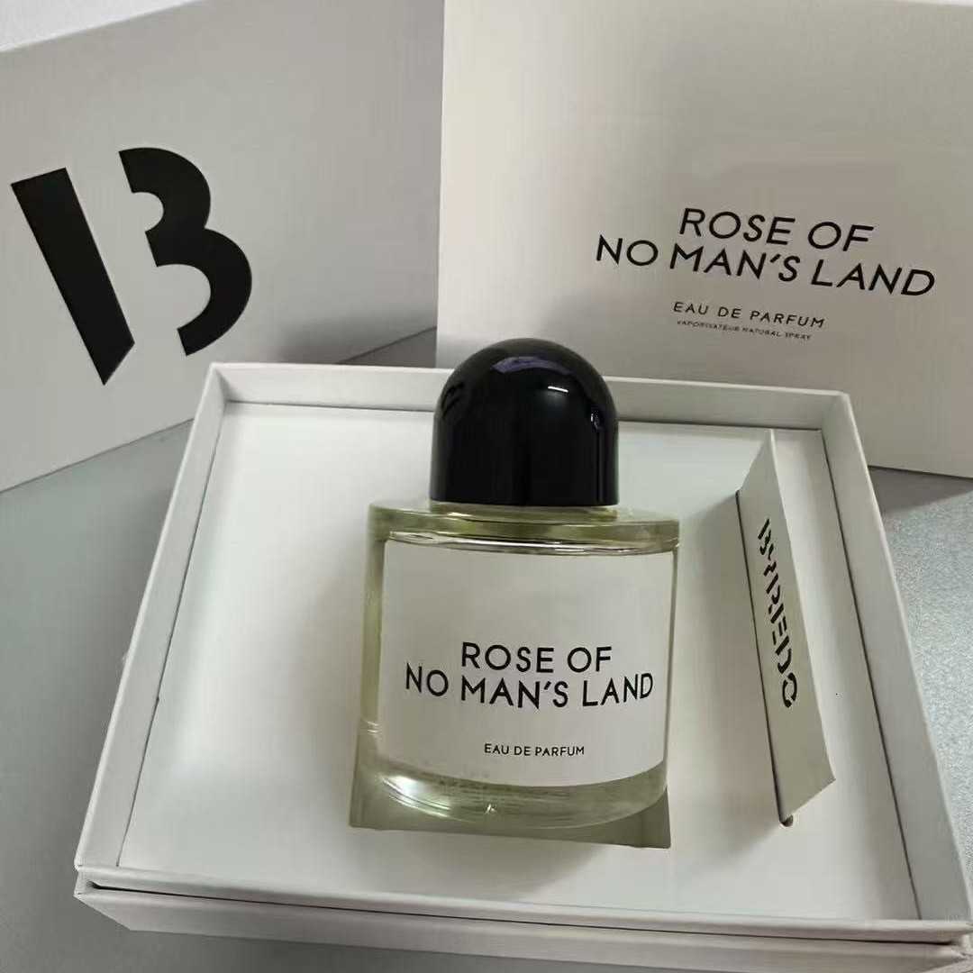 Latest Luxury Design Vietnamese formal wear no man's land rose, white romance super cedar desert solitary spirit C250929