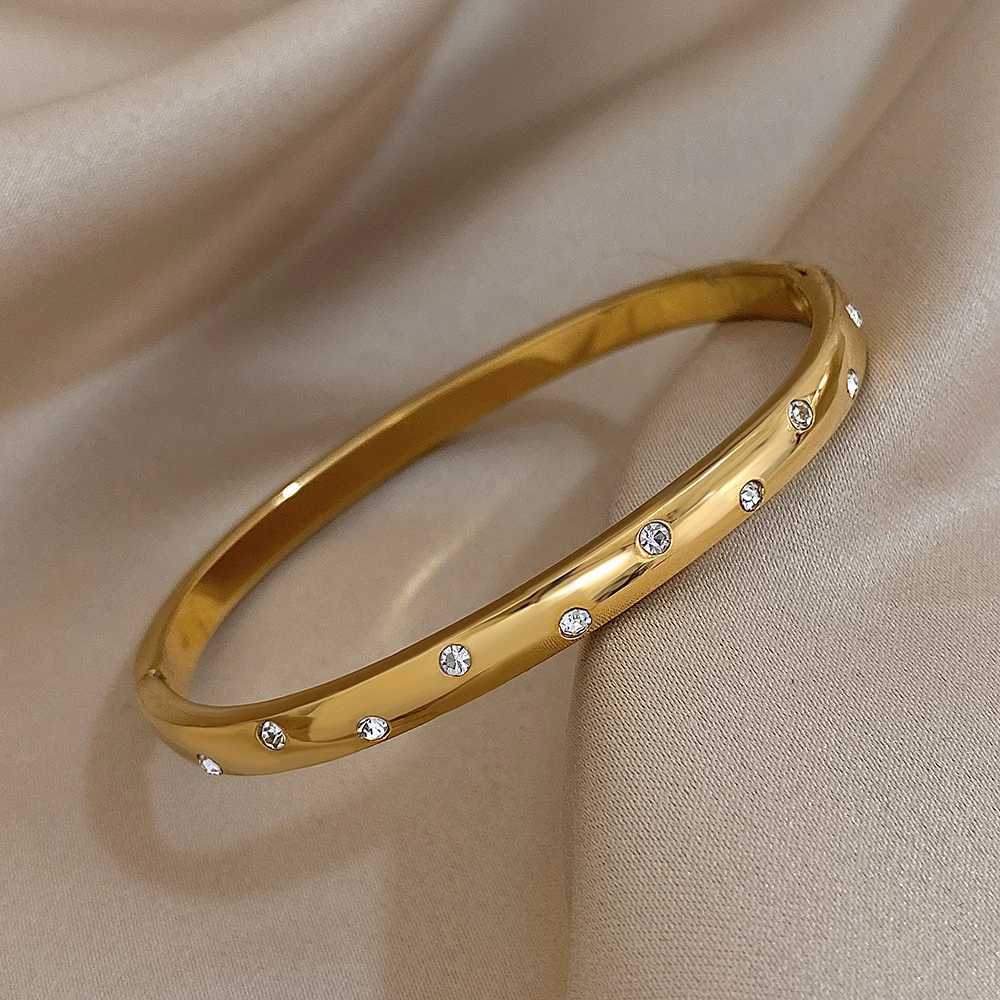 Trend Minimalist Casual Inlaid Rhinestones Gold Color Stainless Steel Bracelet Bangle For Women Wrist Fashion Accessories Gift J251021