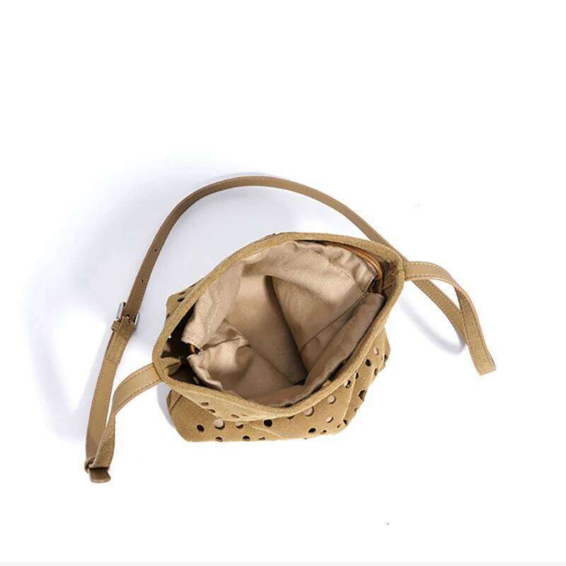 Suede Hollow Women's One-Shoulder Bucket New Niche Design Vintage Mother-Child Commuting Fashion Crossbody Bag 251021