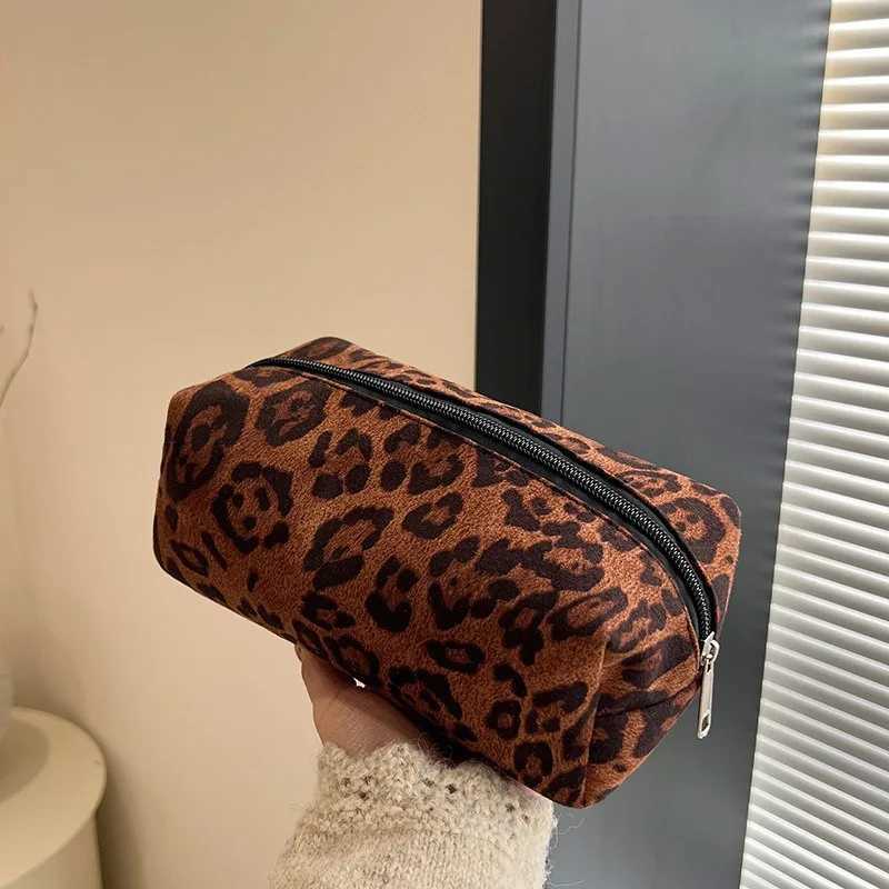 Large Women Leopard Cosmetic Bag Box Shaped Zipper Make Up Bag Travel Washing Makeup Organizer Beauty CaseW251021