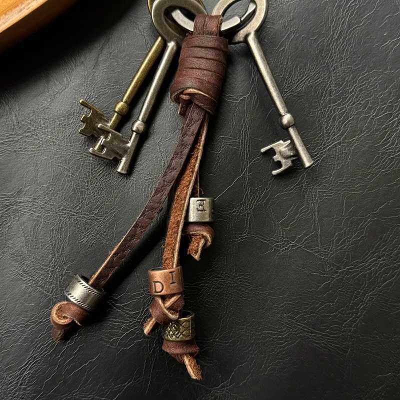 Korean Cowhide Braided Rope Pendant Keychain Fashion Bag Accessories Tassel Antitheft Key Chain Letter Pendant Gift Keyring W251021