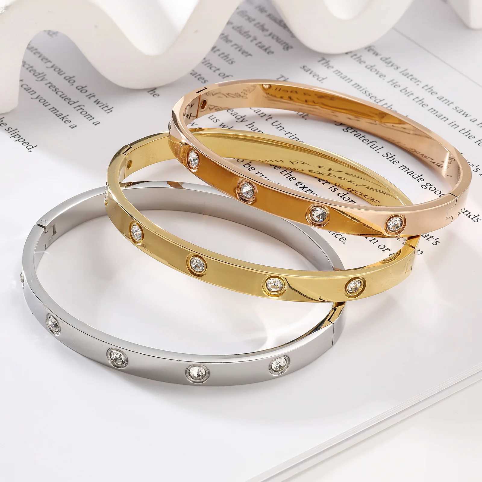 Luxcury Trendy Accessory Choice Shimmering Cubic Zirconia Adorned Bracelet Suitable For Teenage Girls