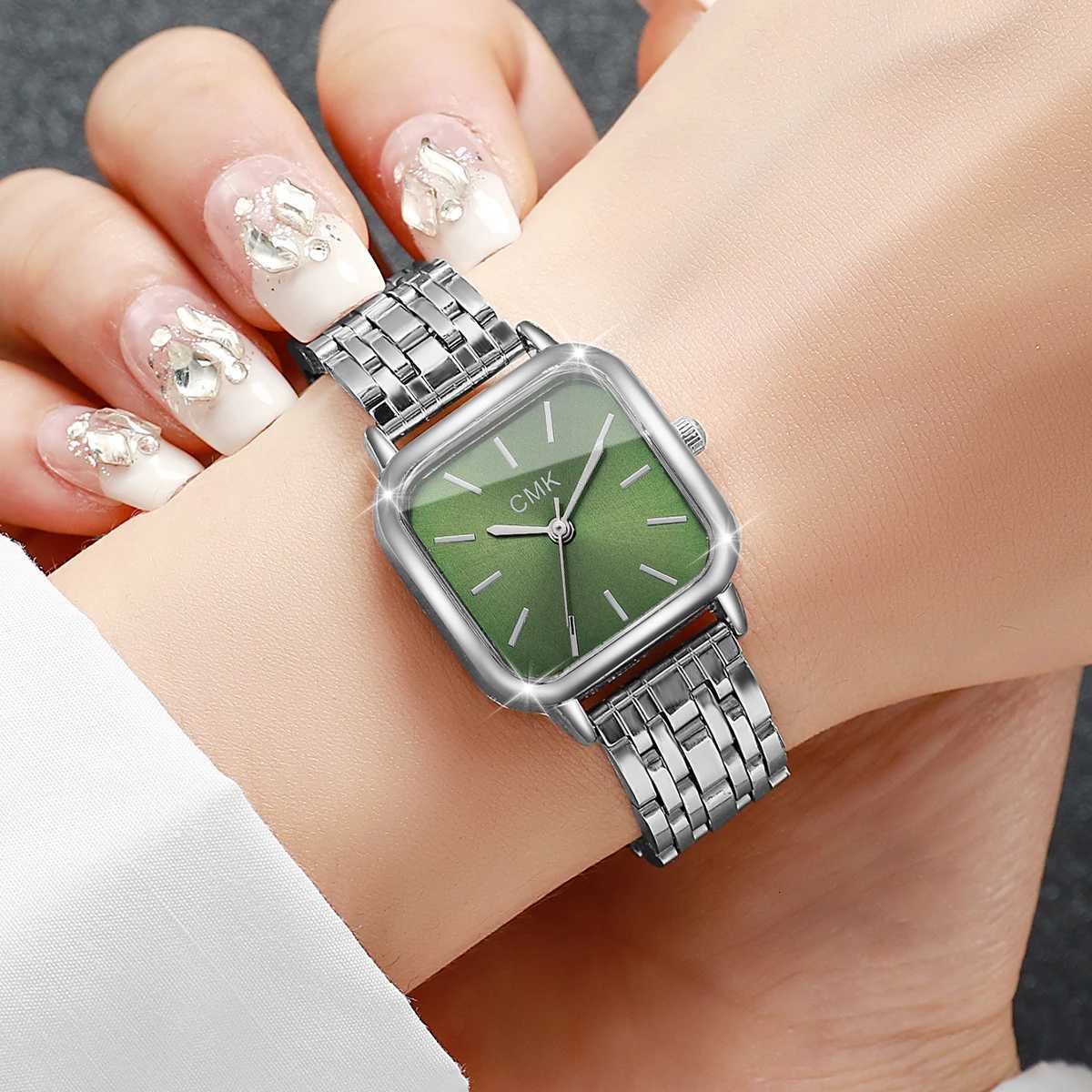 12346PCS Fashion Square Women es Simple Ladies Quartz Wrist Reloj MujerWithout BoxXJ251021