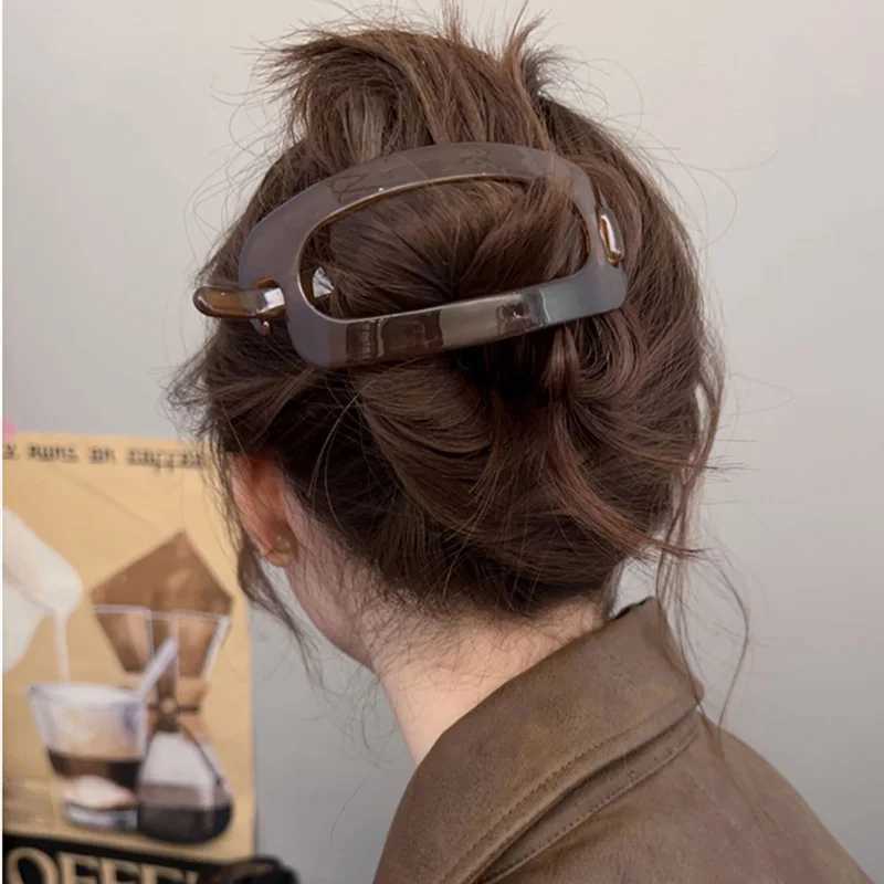 Vintage Solid Hollow Oval Simple Twist Hair Clips For Women Temperament Hair Ornament Headband Hairpin Fashion Hair AccessoriesW254021