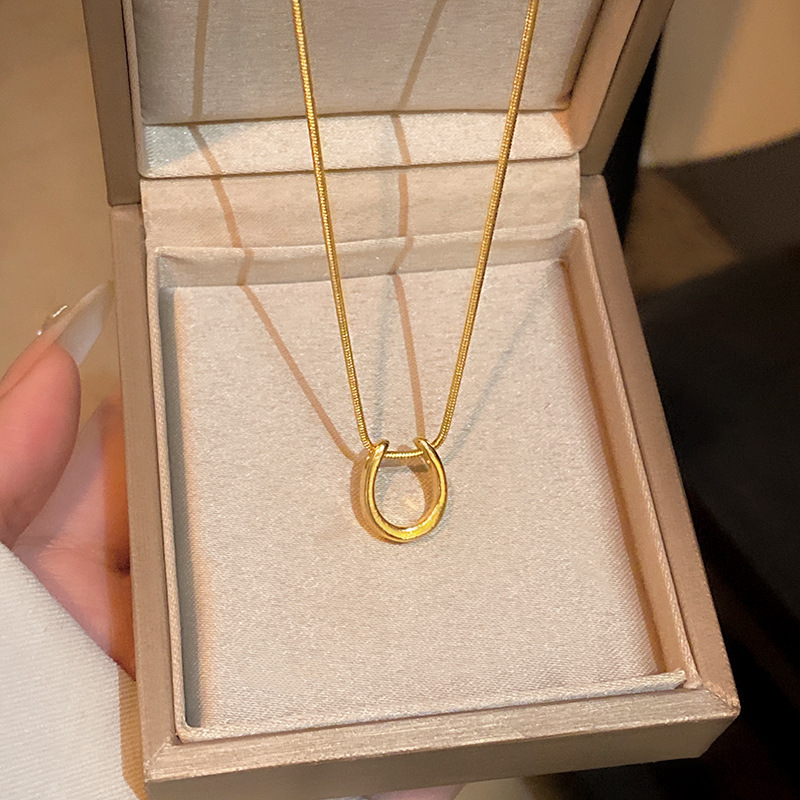 Designer necklace 18K gold natural freshwater pearl necklace light luxury oval mother of pearl high-end titanium steel zircon necklace free shipping